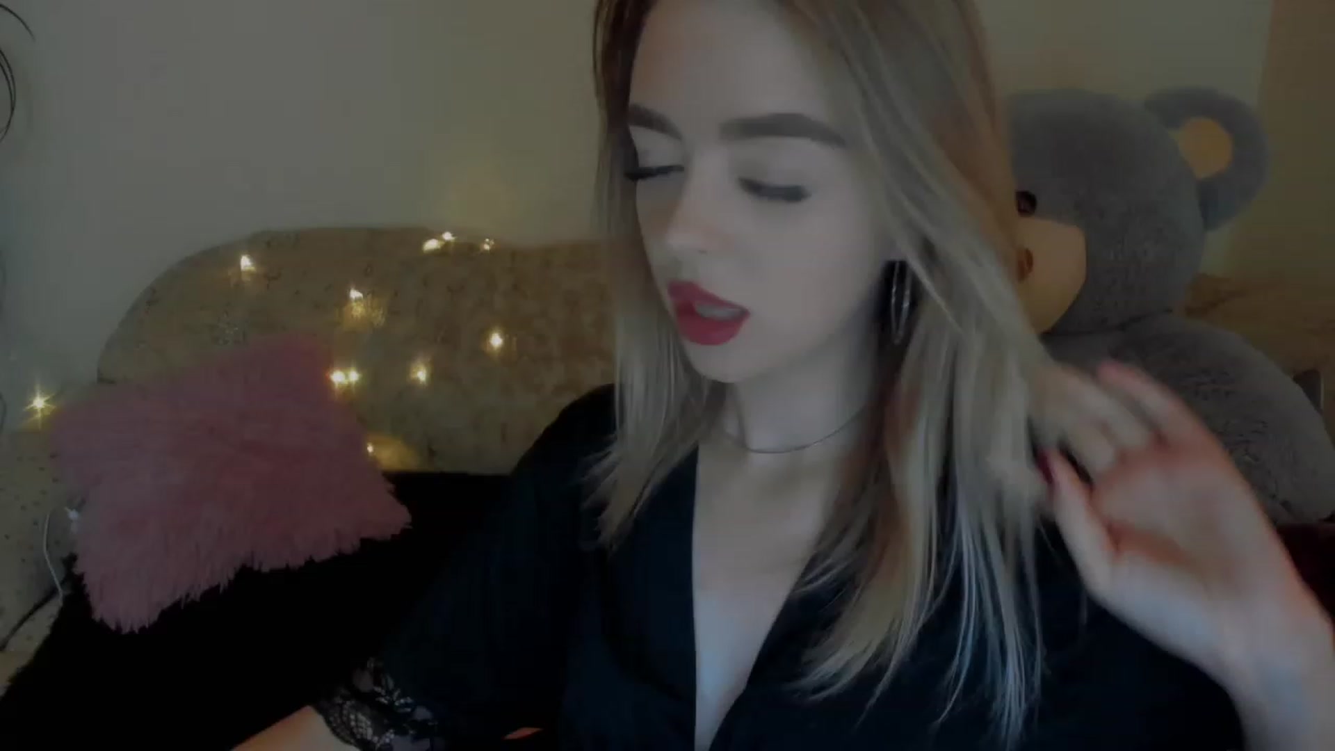 Gallery image thumbnail from VitoriaKlaim's myfreecams stream on, 12/07/2022, 11:46 image 20 of 20
