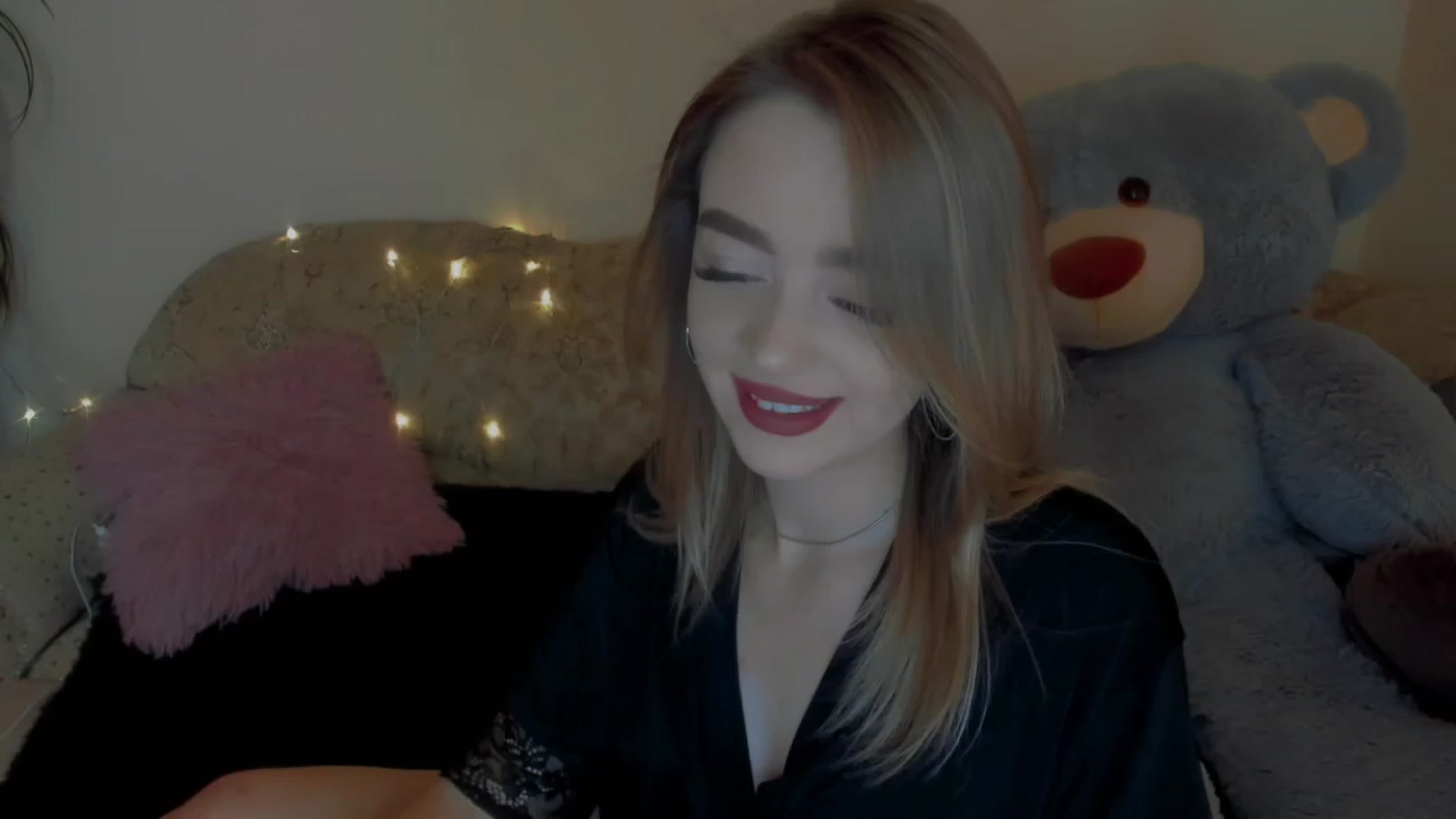 Gallery image thumbnail from VitoriaKlaim's myfreecams stream on, 12/07/2022, 11:46 image 8 of 20