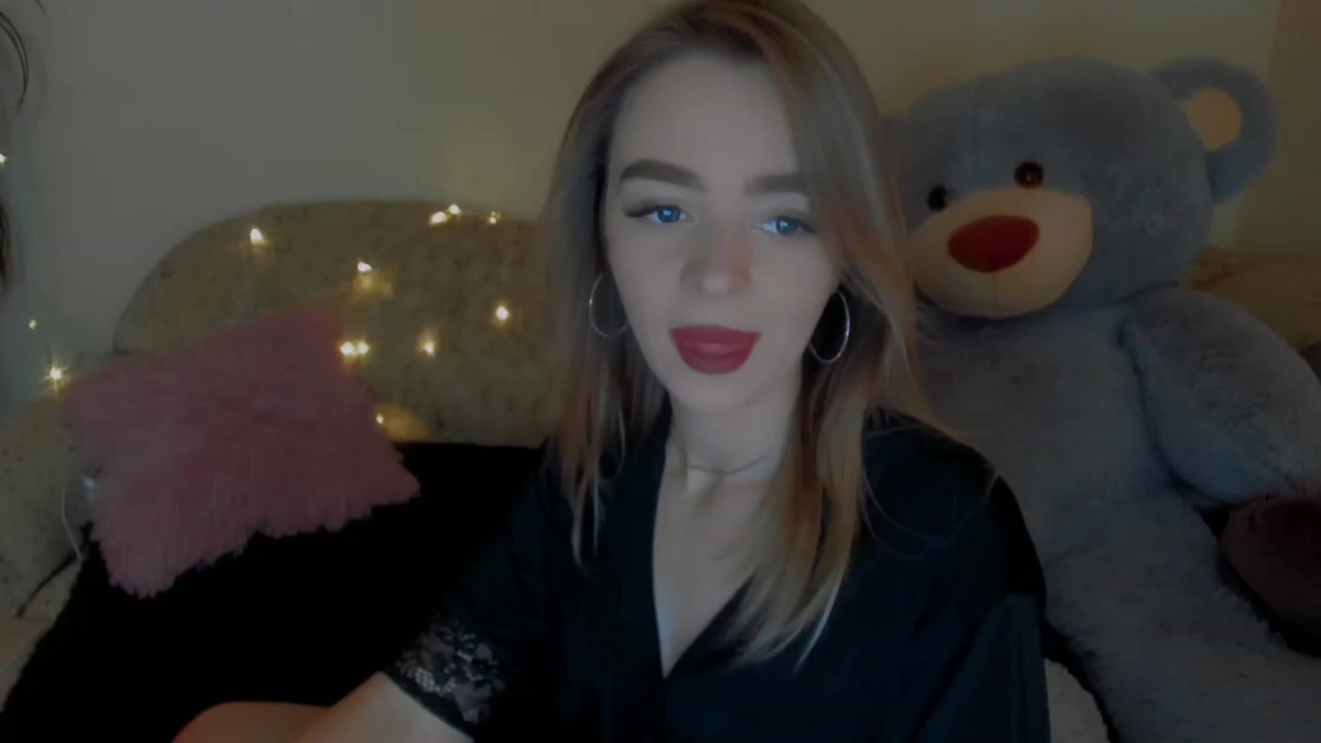Gallery image thumbnail from VitoriaKlaim's myfreecams stream on, 12/07/2022, 11:46 image 4 of 20