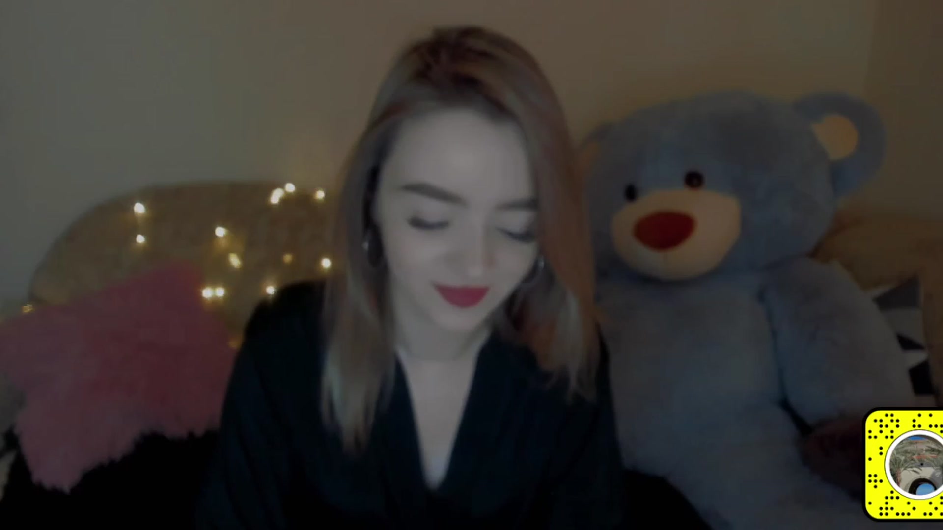 Gallery image thumbnail from VitoriaKlaim's myfreecams stream on, 12/07/2022, 12:46 image 14 of 20