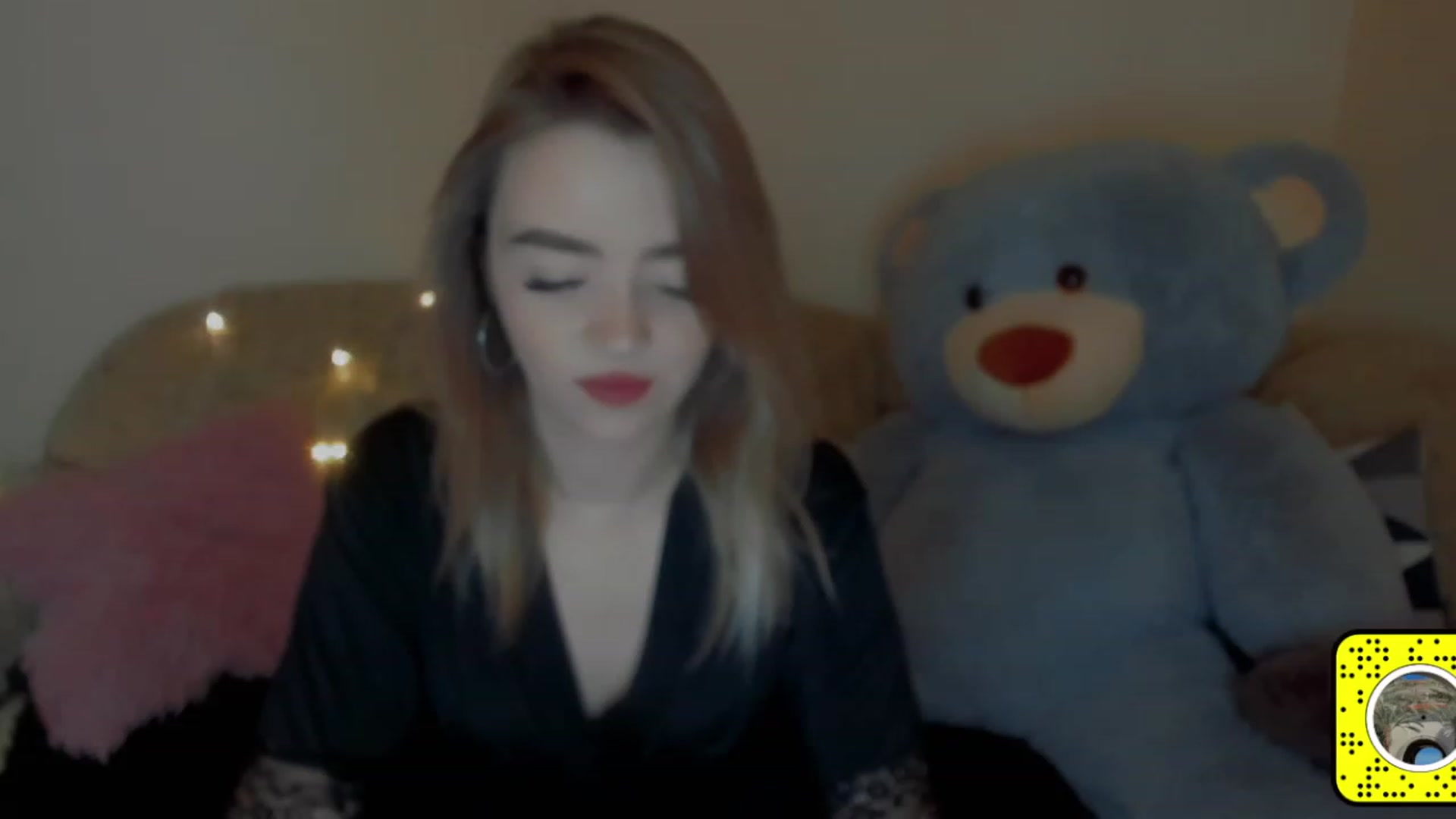 Gallery image thumbnail from VitoriaKlaim's myfreecams stream on, 12/07/2022, 12:46 image 10 of 20