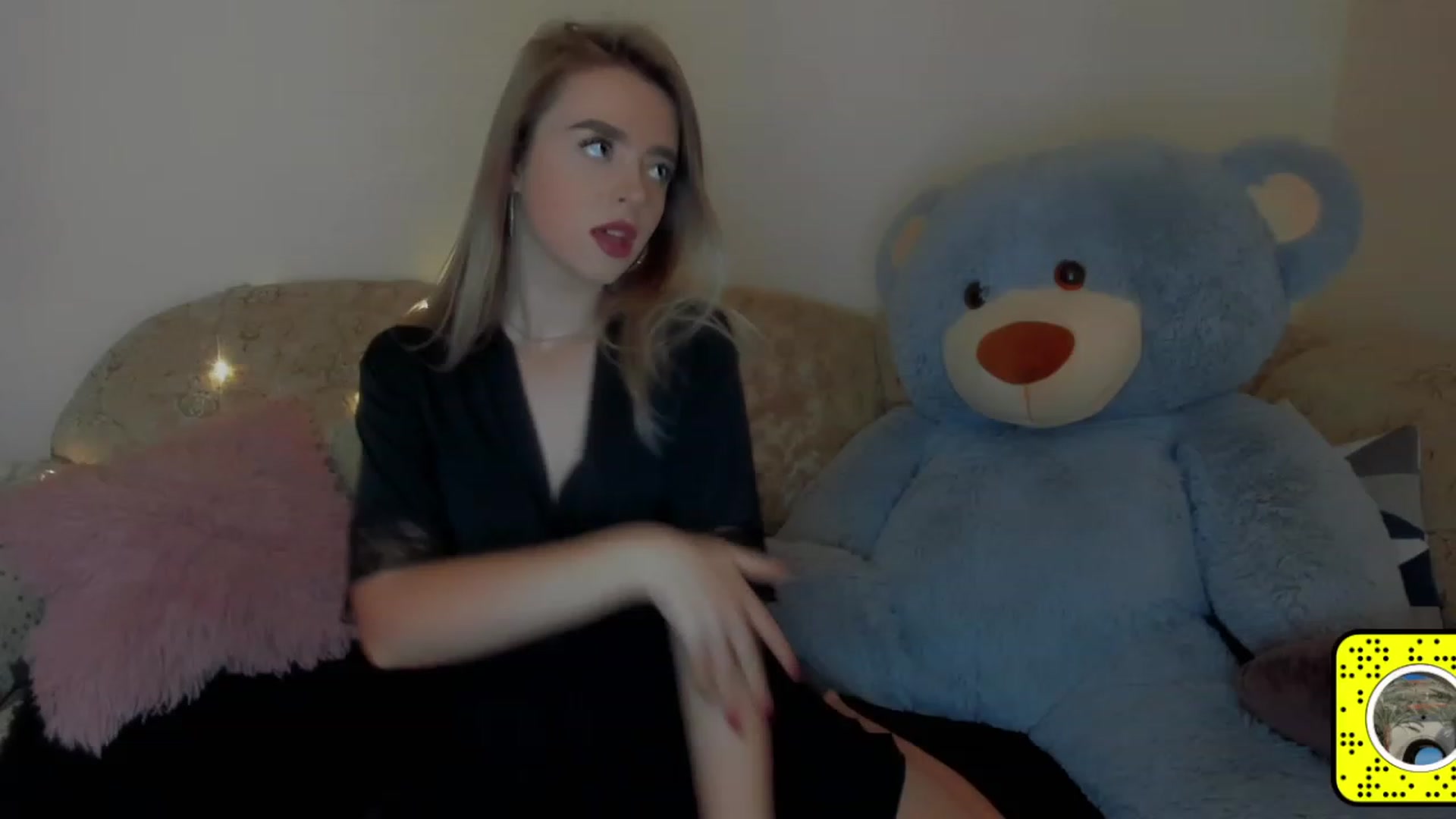 Gallery image thumbnail from VitoriaKlaim's myfreecams stream on, 12/07/2022, 12:46 image 1 of 20