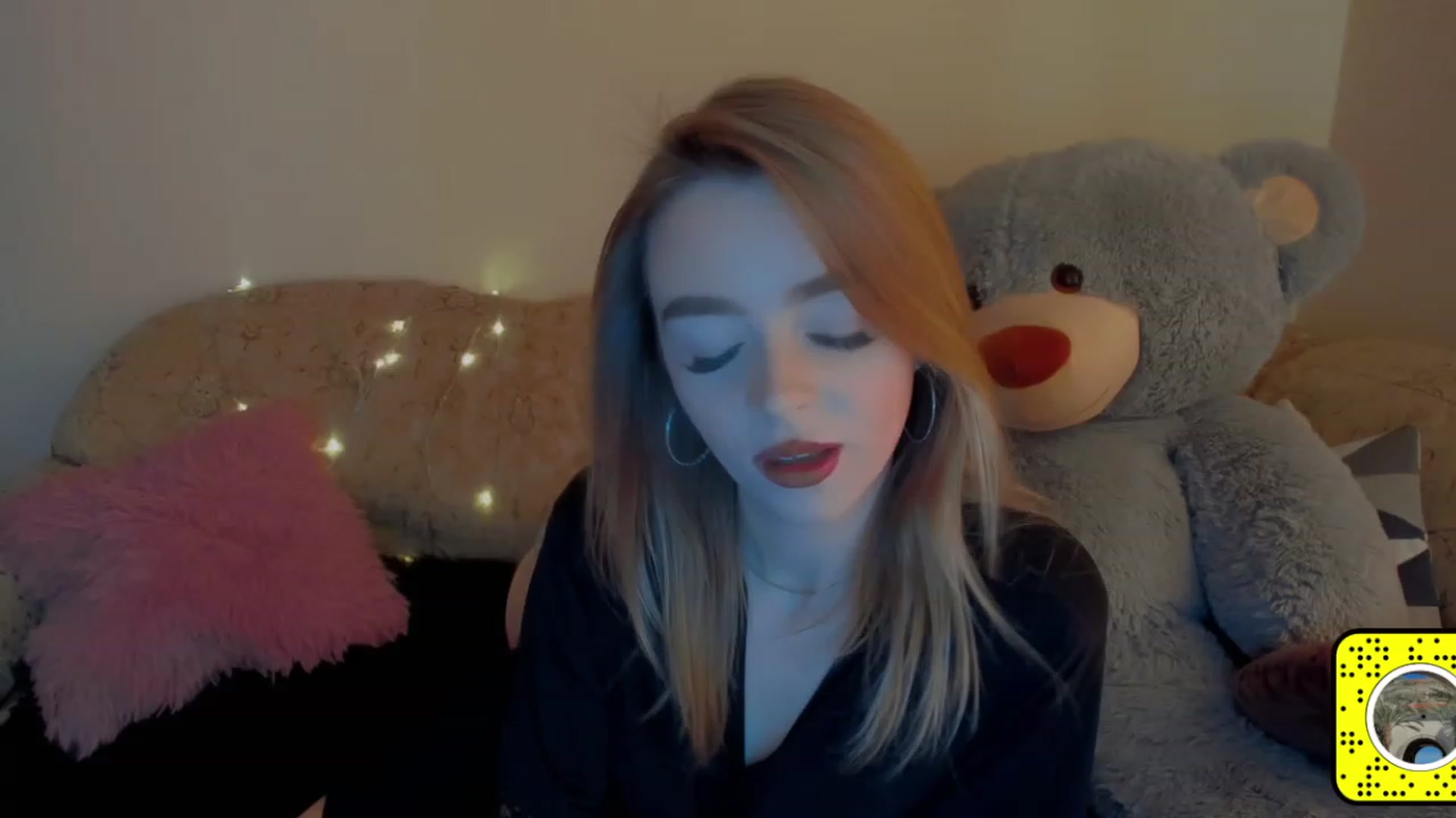 Gallery image thumbnail from VitoriaKlaim's myfreecams stream on, 12/07/2022, 12:46 image 19 of 20