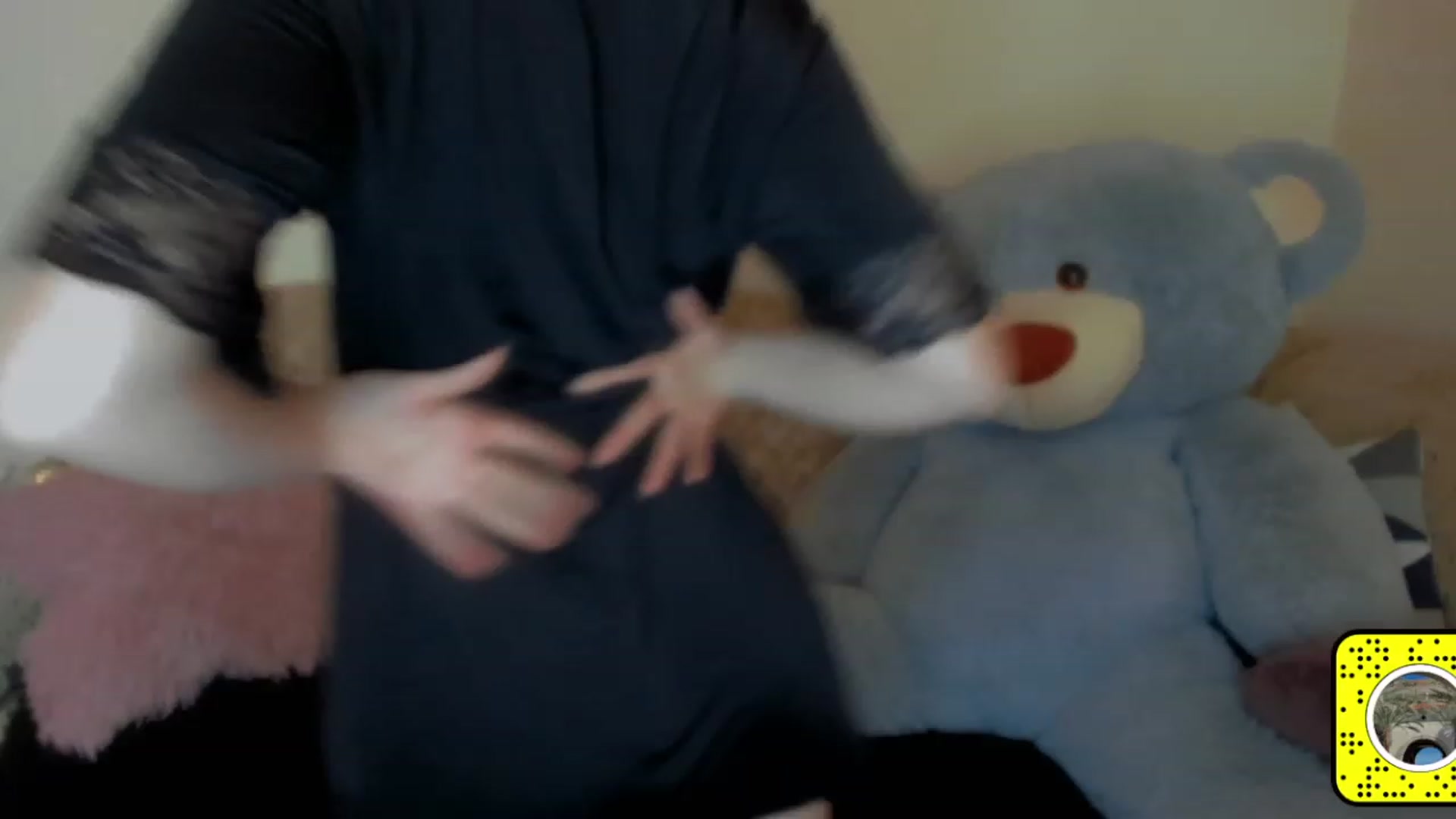 Gallery image thumbnail from VitoriaKlaim's myfreecams stream on, 12/07/2022, 12:46 image 3 of 20