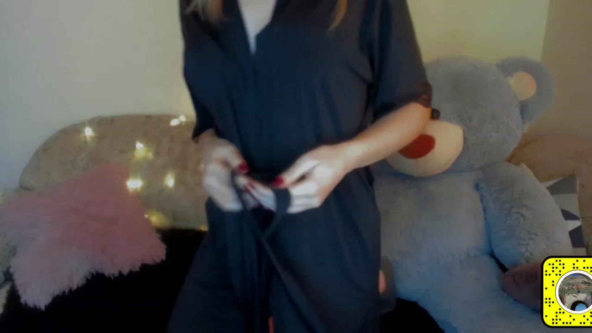 Gallery image thumbnail from VitoriaKlaim's myfreecams stream on, 12/07/2022, 12:46 image 16 of 20
