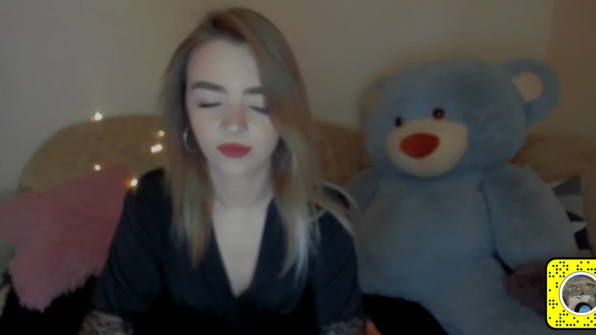 Gallery image thumbnail from VitoriaKlaim's myfreecams stream on, 12/07/2022, 12:46 image 9 of 20