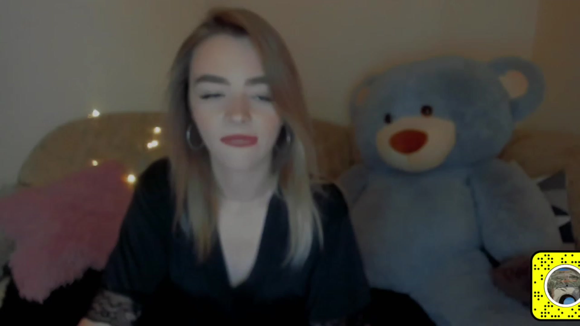 Gallery image thumbnail from VitoriaKlaim's myfreecams stream on, 12/07/2022, 12:46 image 11 of 20