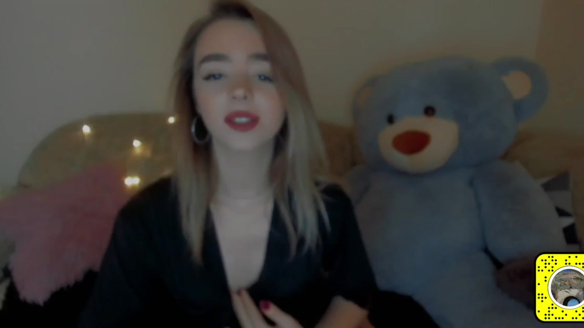 Gallery image thumbnail from VitoriaKlaim's myfreecams stream on, 12/07/2022, 12:46 image 8 of 20