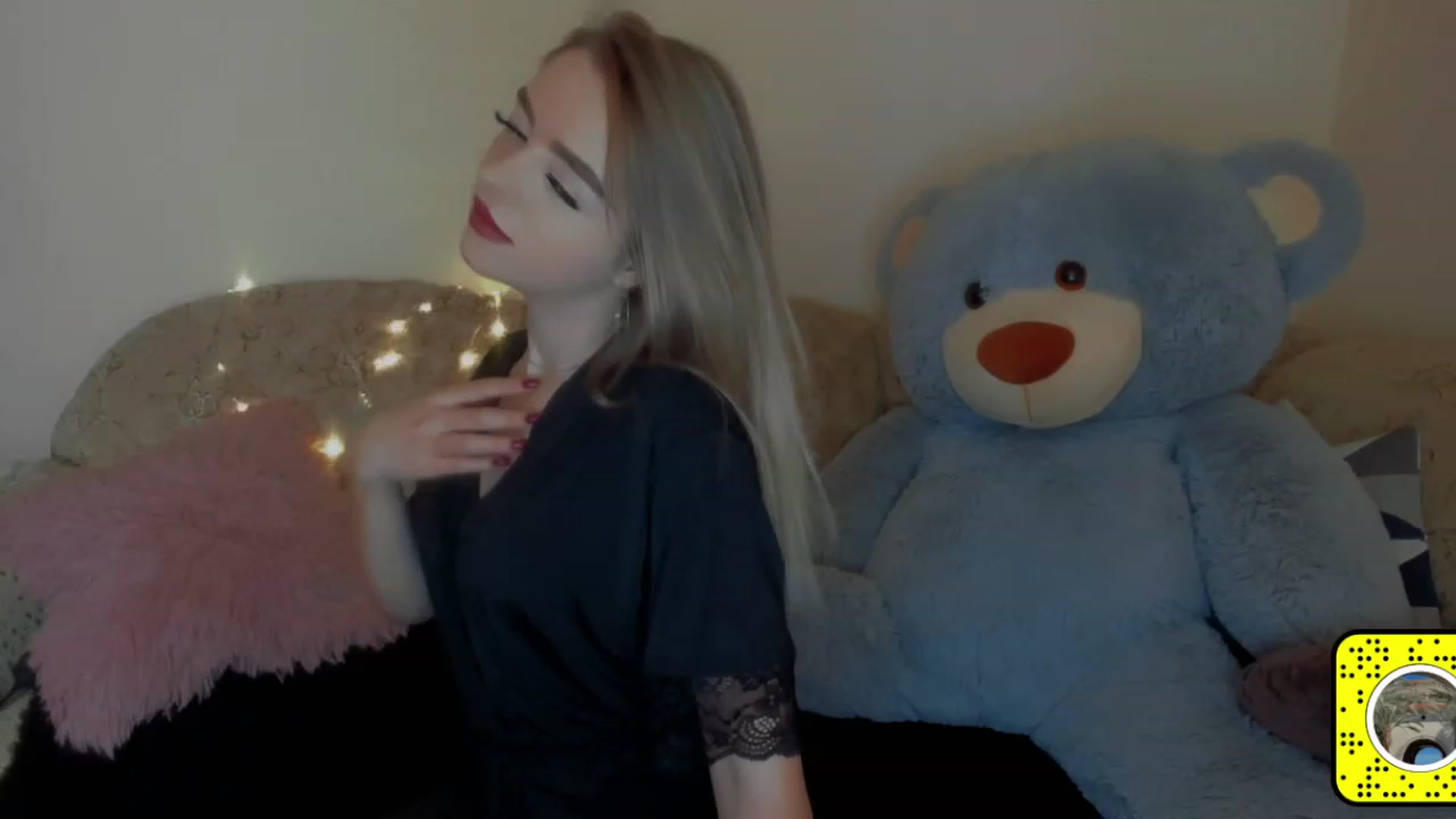 Gallery image thumbnail from VitoriaKlaim's myfreecams stream on, 12/07/2022, 12:46 image 7 of 20