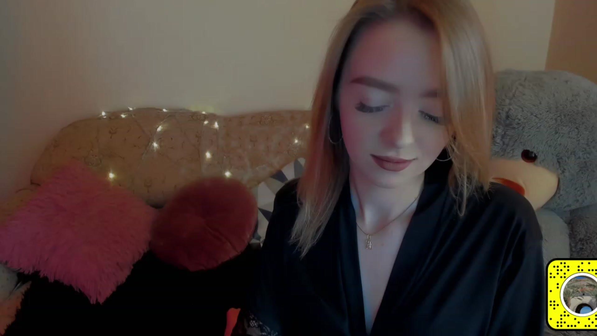 Gallery image thumbnail from VitoriaKlaim's myfreecams stream on, 12/08/2022, 11:55 image 7 of 20
