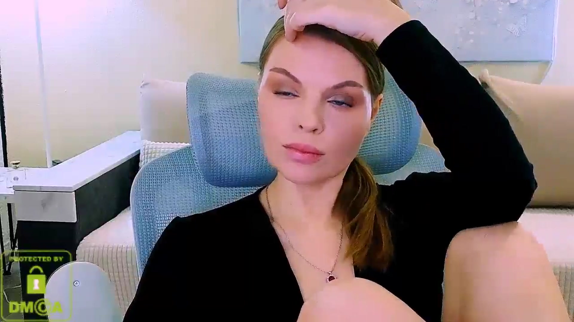 Gallery image thumbnail from Vivia's myfreecams stream on, 01/27/2026, 16:10 image 6 of 20