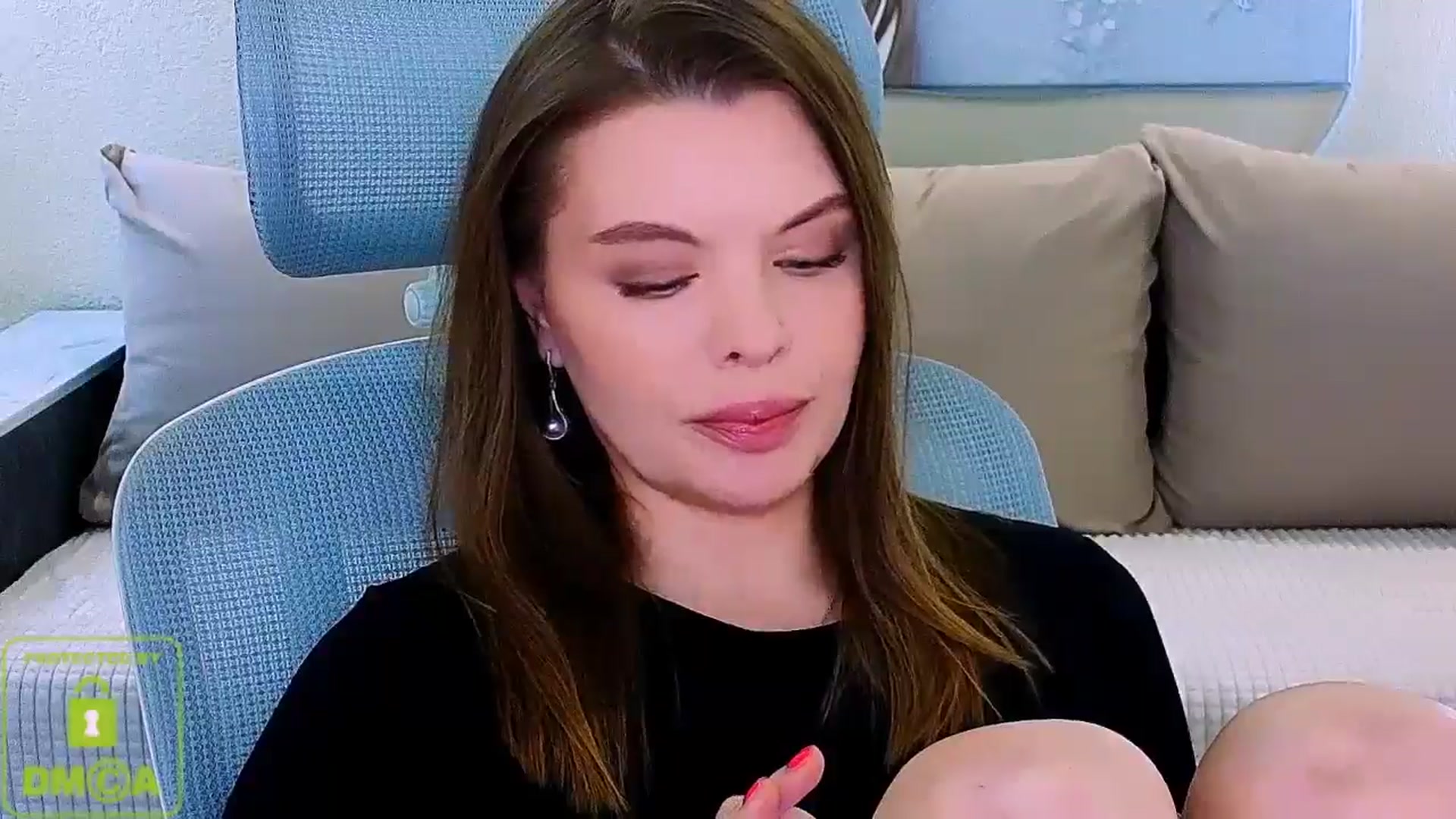 Gallery image thumbnail from Vivia's myfreecams stream on, 04/06/2026, 16:07 image 6 of 20