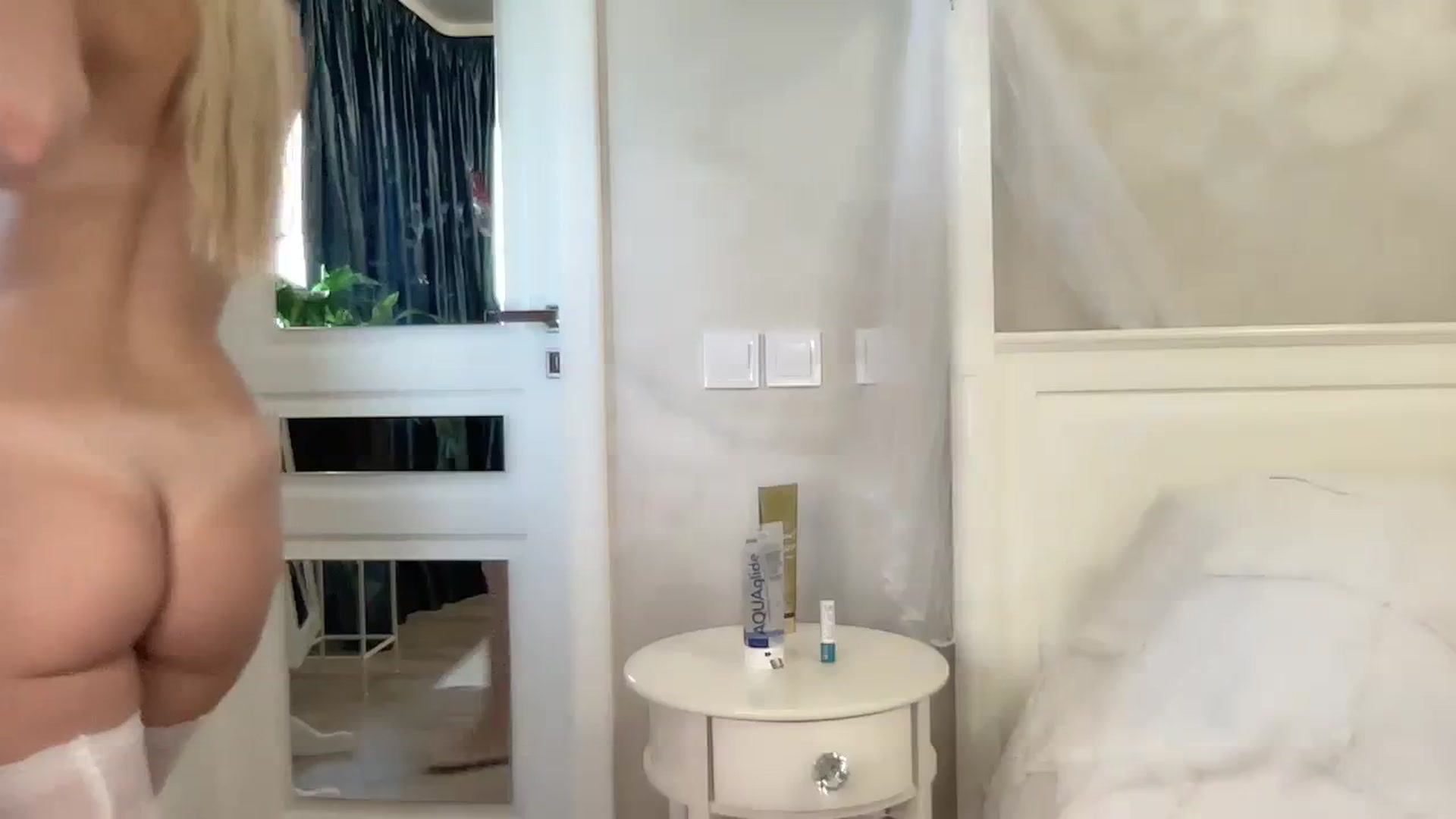 Gallery image thumbnail from VivianisHere's myfreecams stream on, 08/11/2023, 08:39 image 14 of 20