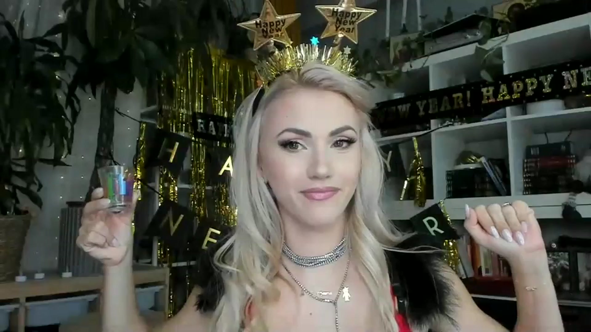 Gallery image thumbnail from VivianisHere's myfreecams stream on, 12/31/2023, 18:56 image 4 of 20