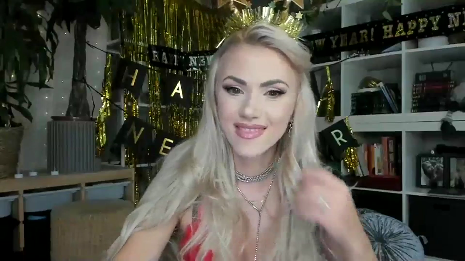 Gallery image thumbnail from VivianisHere's myfreecams stream on, 12/31/2023, 18:56 image 2 of 20