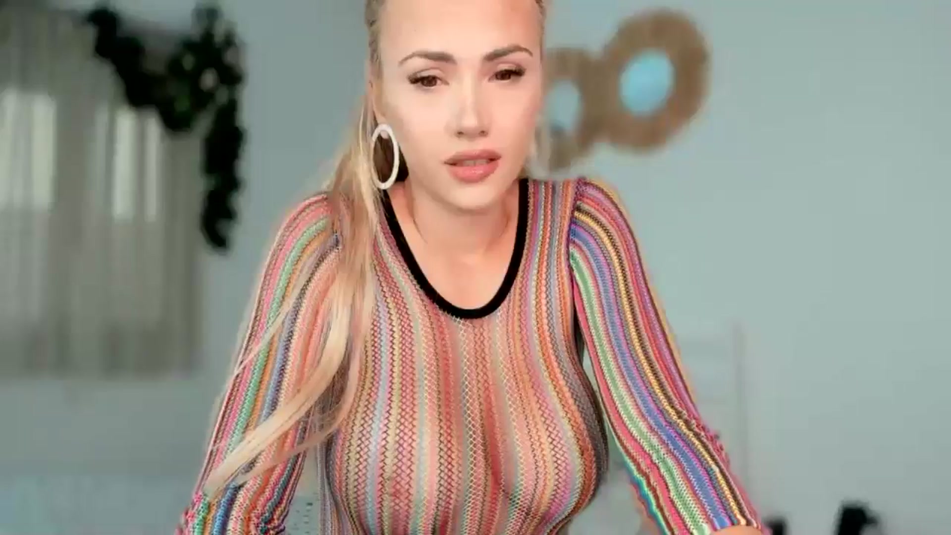Gallery image thumbnail from VivianisHere's myfreecams stream on, 05/17/2024, 06:52 image 16 of 20