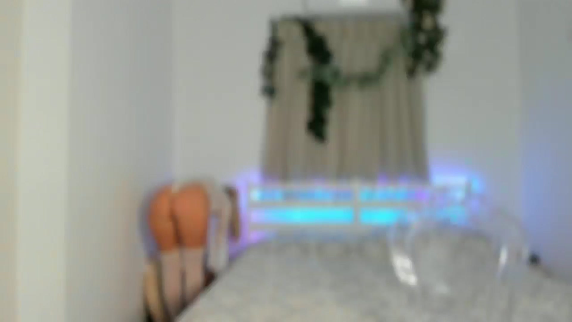 Gallery image thumbnail from VivianisHere's myfreecams stream on, 10/31/2024, 08:13 image 7 of 20