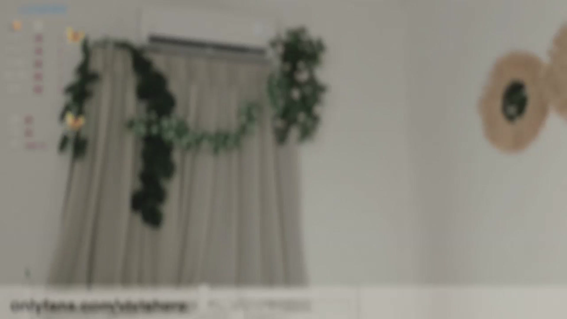 Gallery image thumbnail from VivianisHere's myfreecams stream on, 11/03/2024, 08:27 image 17 of 20