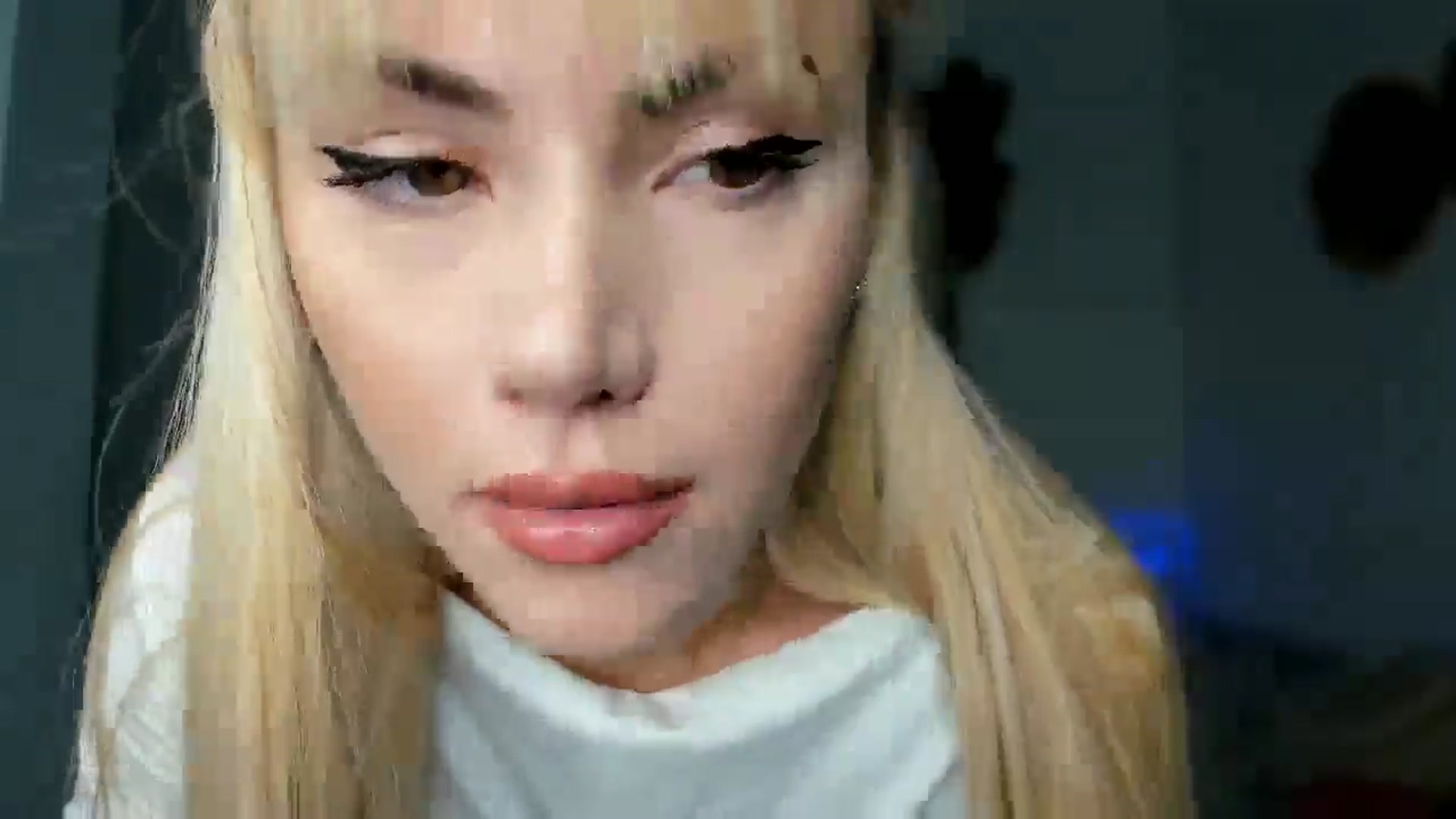 Gallery image thumbnail from VivianisHere's myfreecams stream on, 12/11/2024, 08:30 image 11 of 20