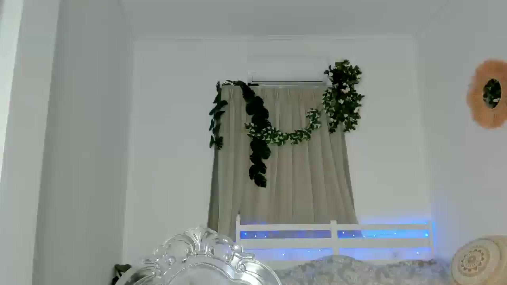 Gallery image thumbnail from VivianisHere's myfreecams stream on, 12/12/2024, 08:49 image 15 of 20