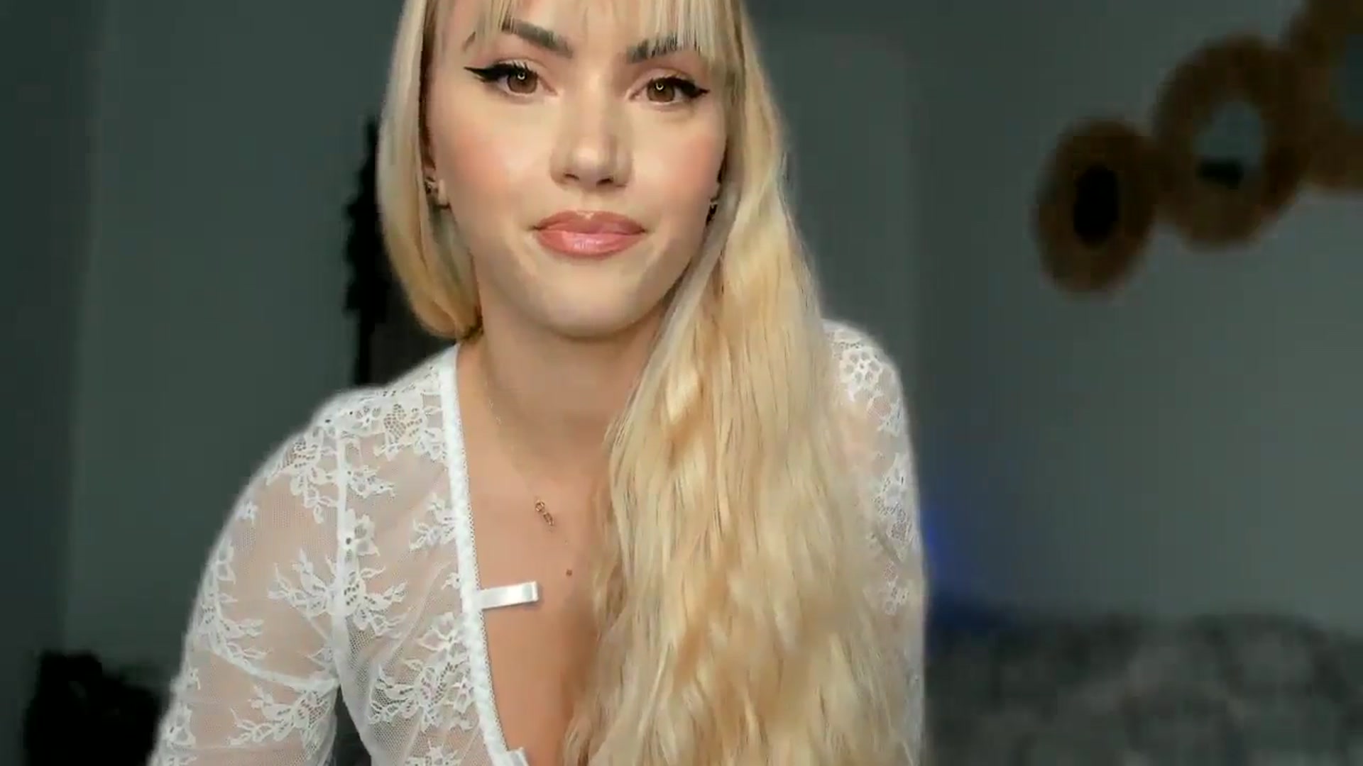 Gallery image thumbnail from VivianisHere's myfreecams stream on, 12/17/2024, 09:52 image 3 of 20