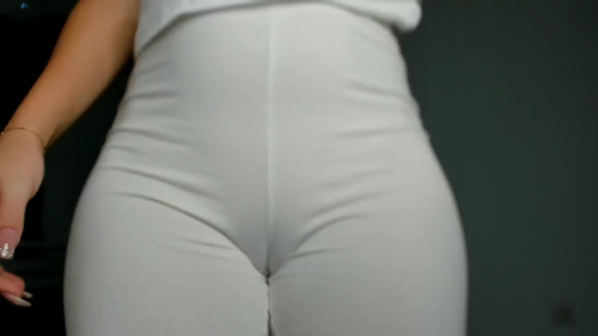 Gallery image thumbnail from VivianisHere's myfreecams stream on, 12/18/2024, 09:19 image 1 of 20