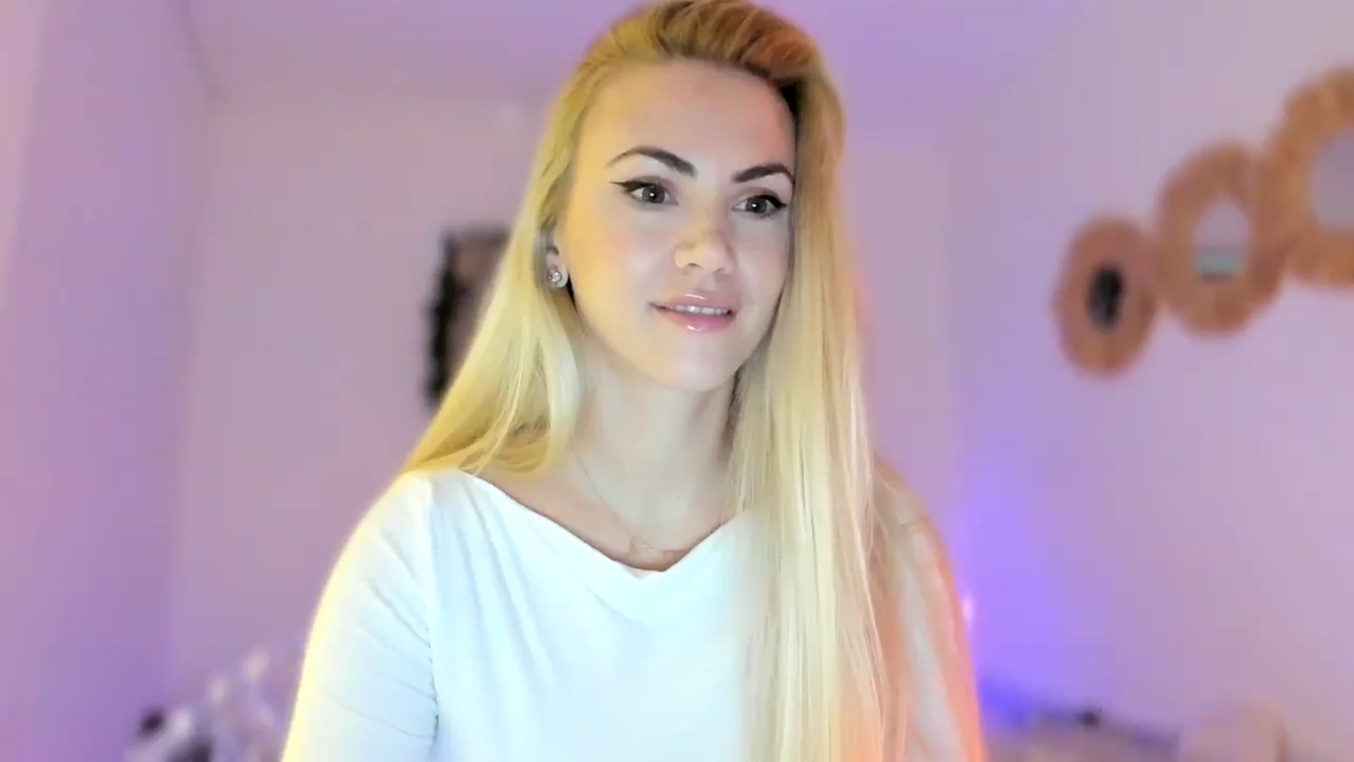 Gallery image thumbnail from VivianisHere's myfreecams stream on, 01/27/2025, 10:13 image 4 of 20