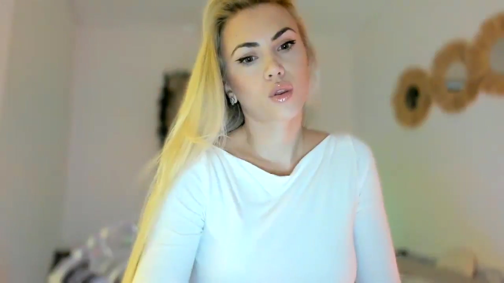 Gallery image thumbnail from VivianisHere's myfreecams stream on, 01/27/2025, 10:13 image 5 of 20