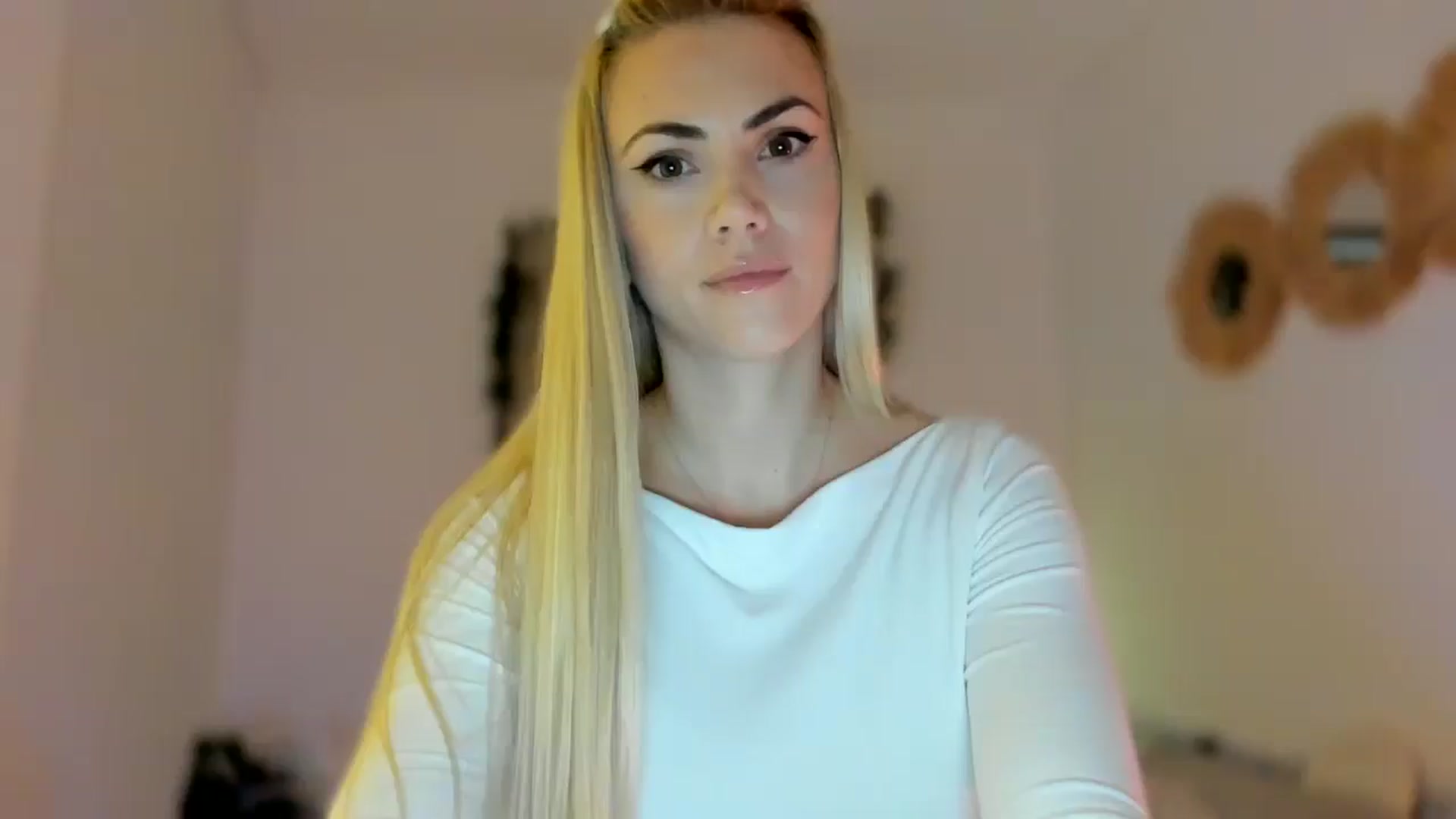 Gallery image thumbnail from VivianisHere's myfreecams stream on, 01/27/2025, 10:13 image 1 of 20
