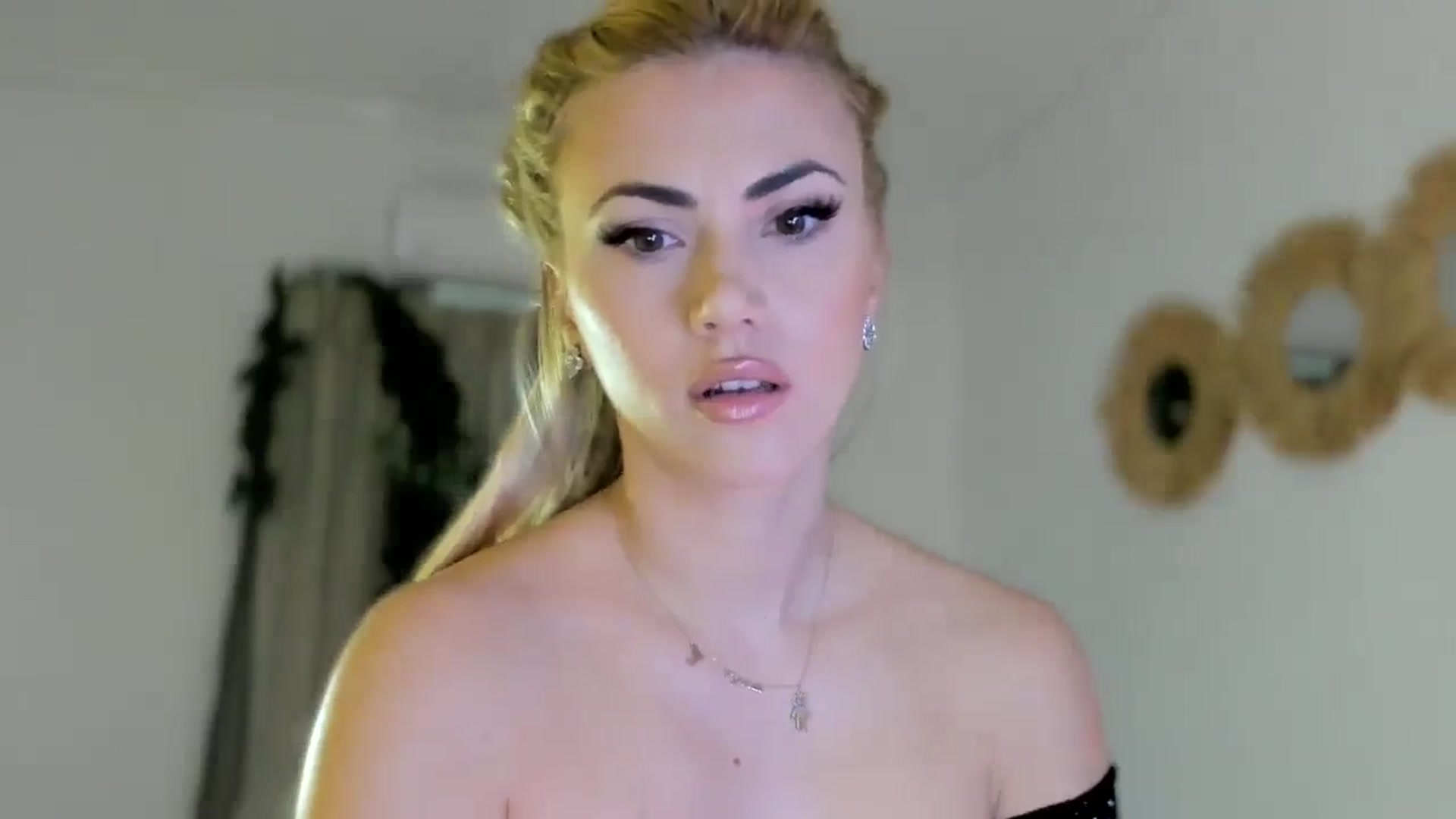 Gallery image thumbnail from VivianisHere's myfreecams stream on, 01/29/2025, 09:38 image 14 of 20