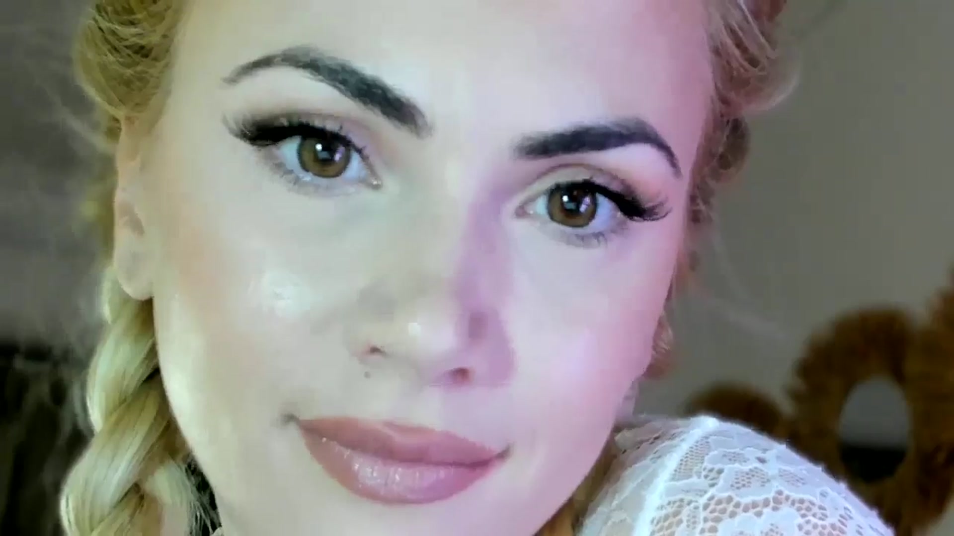 Gallery image thumbnail from VivianisHere's myfreecams stream on, 01/30/2025, 10:37 image 17 of 20