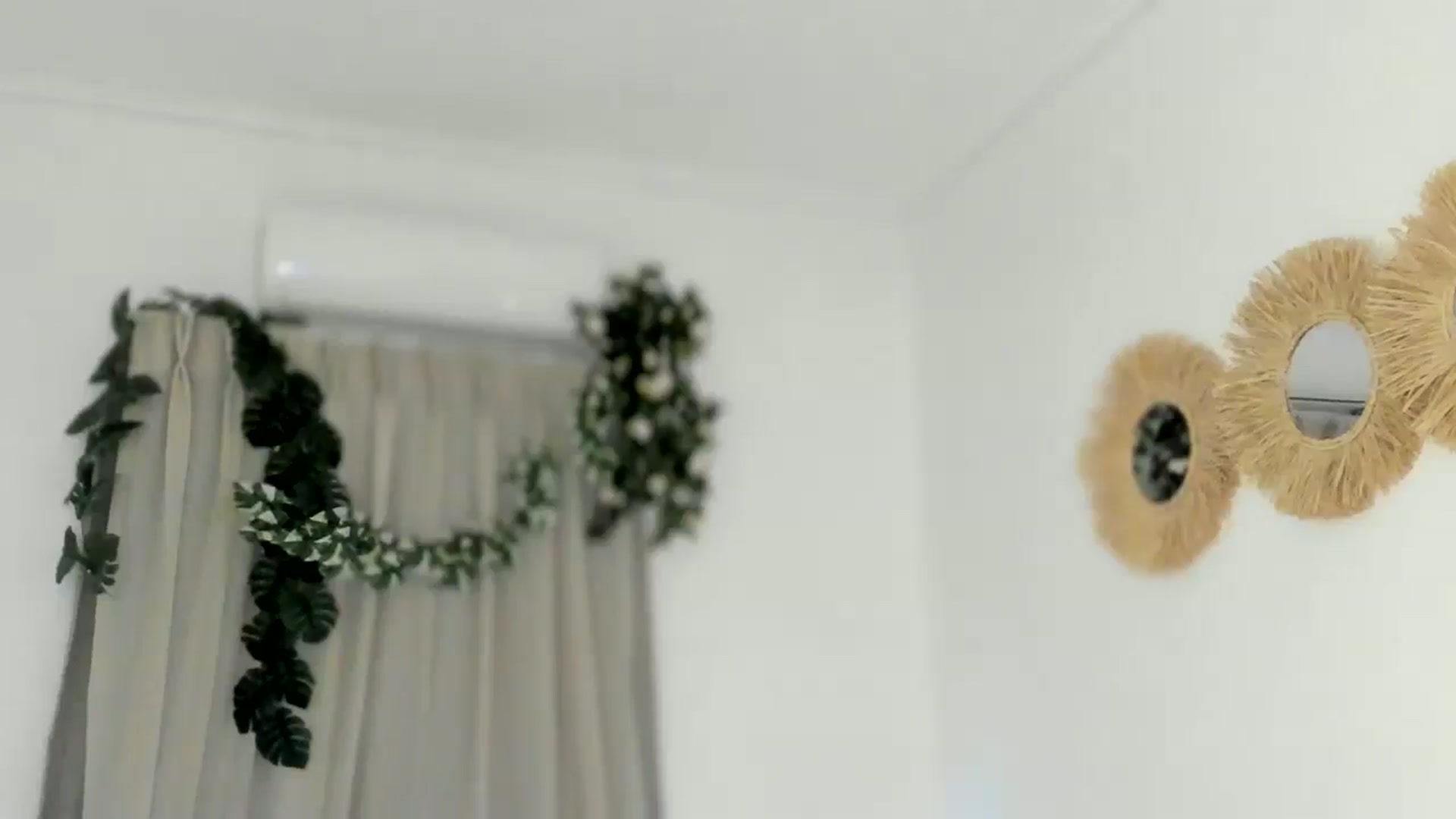 Gallery image thumbnail from VivianisHere's myfreecams stream on, 02/04/2025, 08:49 image 15 of 20