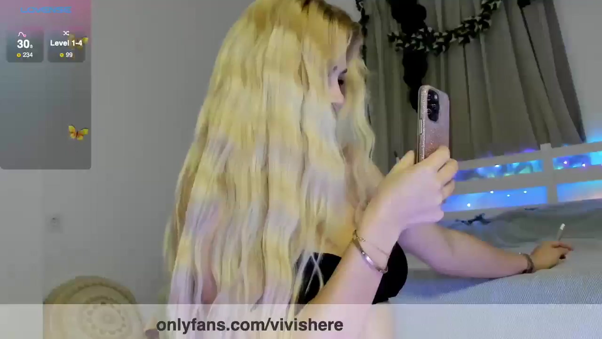 Gallery image thumbnail from VivianisHere's myfreecams stream on, 03/14/2025, 10:22 image 15 of 20