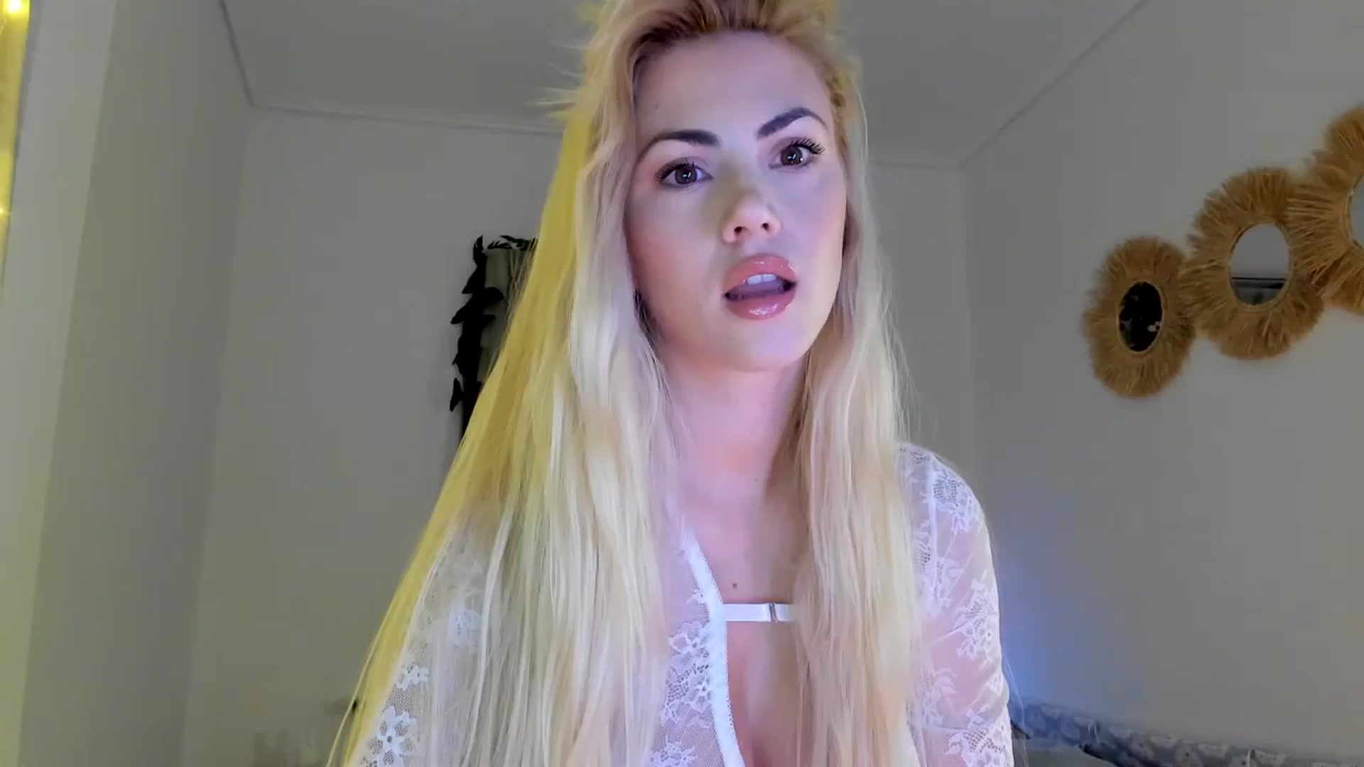 Gallery image thumbnail from VivianisHere's myfreecams stream on, 03/15/2025, 09:04 image 1 of 20