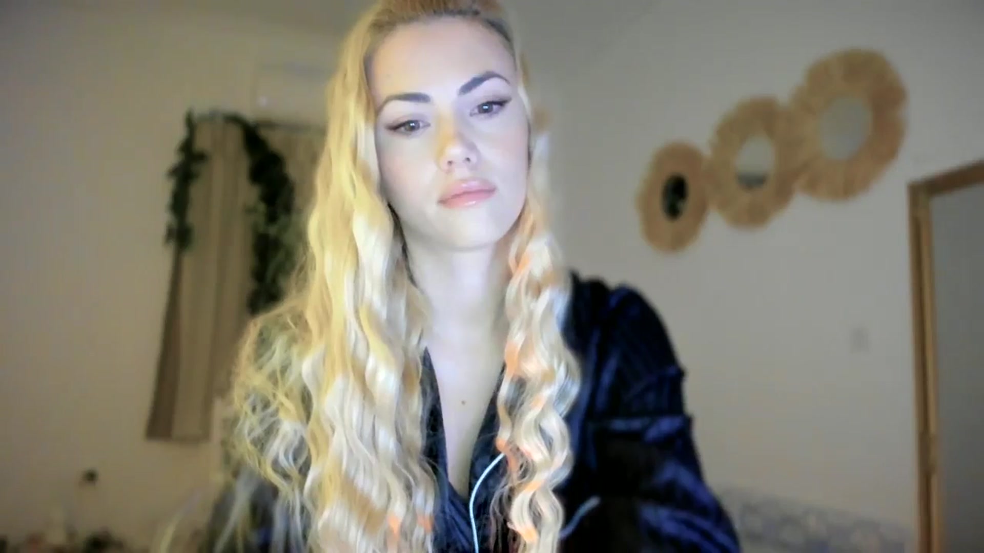 Gallery image thumbnail from VivianisHere's myfreecams stream on, 03/20/2025, 08:55 image 20 of 20
