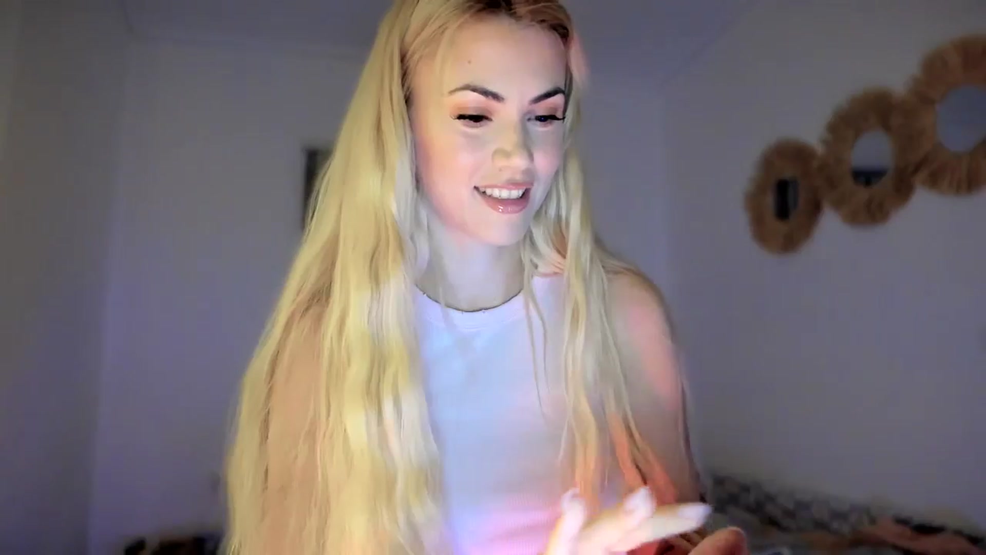 Gallery image thumbnail from VivianisHere's myfreecams stream on, 03/26/2025, 08:48 image 8 of 20