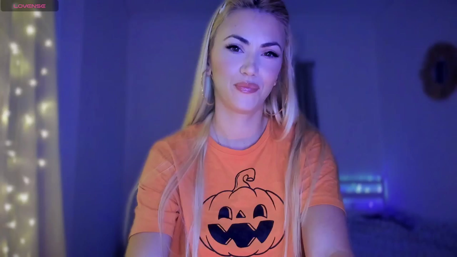 Gallery image thumbnail from VivianisHere's myfreecams stream on, 05/19/2025, 06:55 image 20 of 20