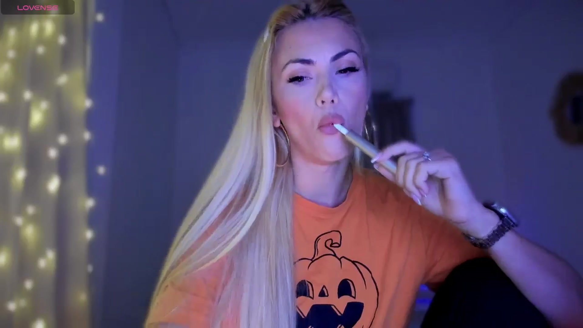 Gallery image thumbnail from VivianisHere's myfreecams stream on, 05/19/2025, 06:55 image 4 of 20