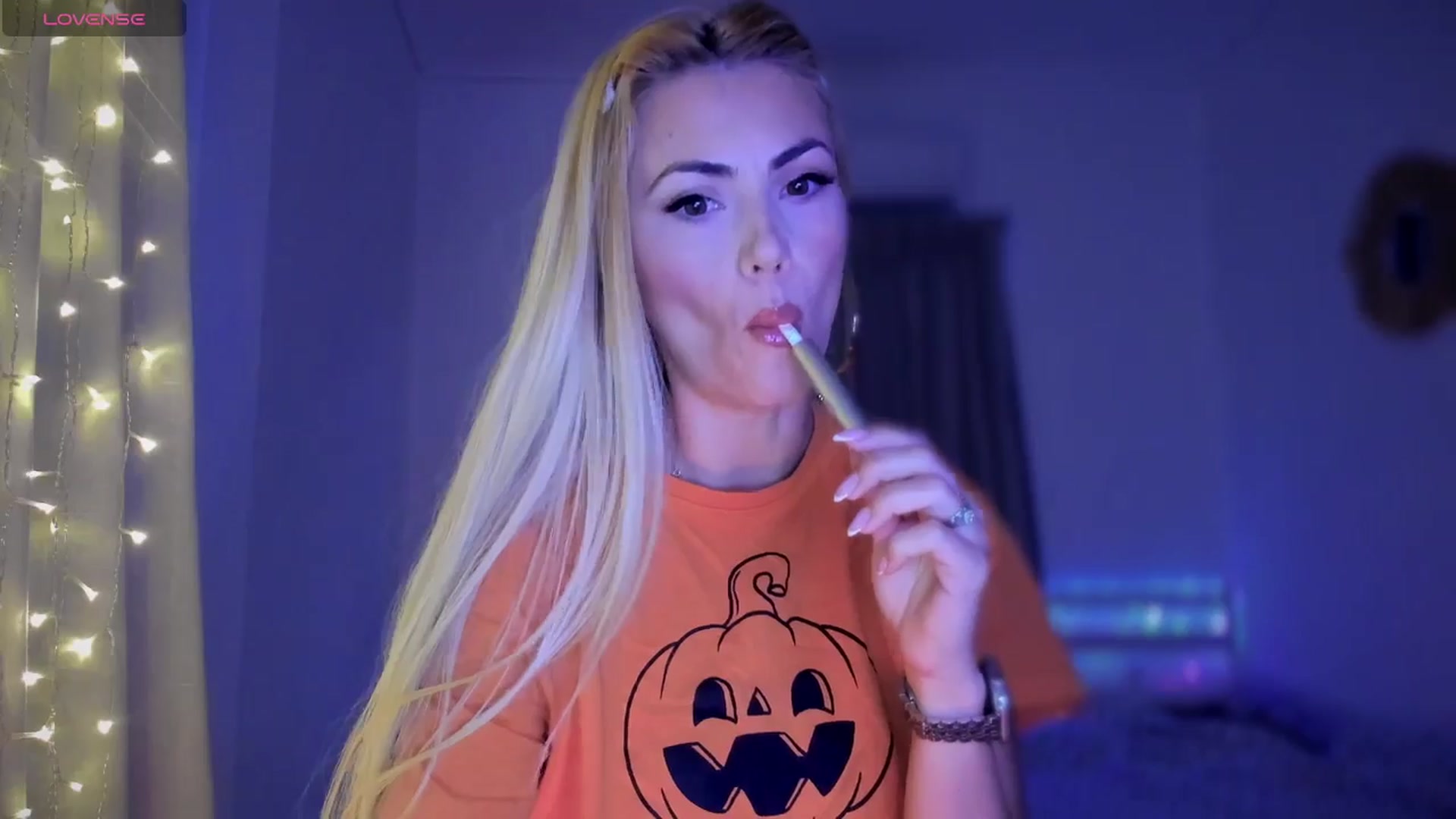 Gallery image thumbnail from VivianisHere's myfreecams stream on, 05/19/2025, 06:55 image 14 of 20