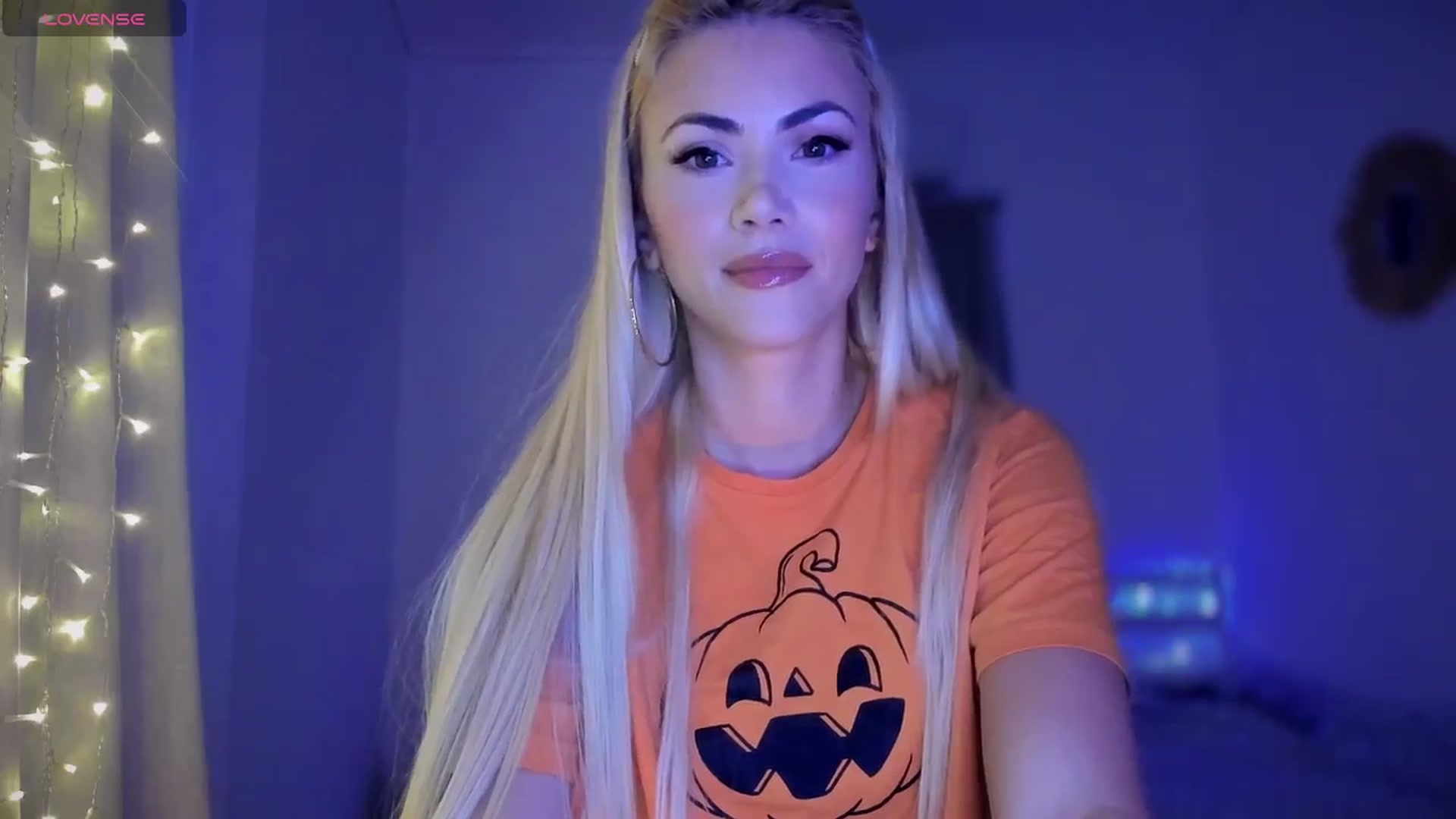 Gallery image thumbnail from VivianisHere's myfreecams stream on, 05/19/2025, 07:12 image 2 of 20