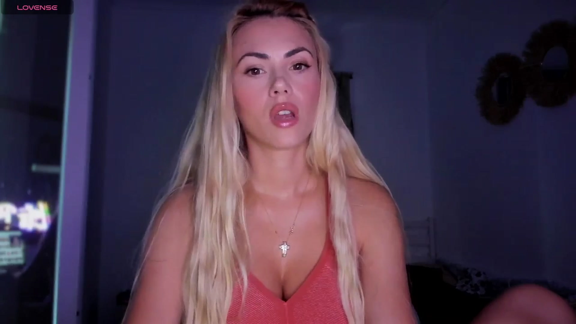 Gallery image thumbnail from VivianisHere's myfreecams stream on, 05/27/2025, 08:07 image 13 of 20