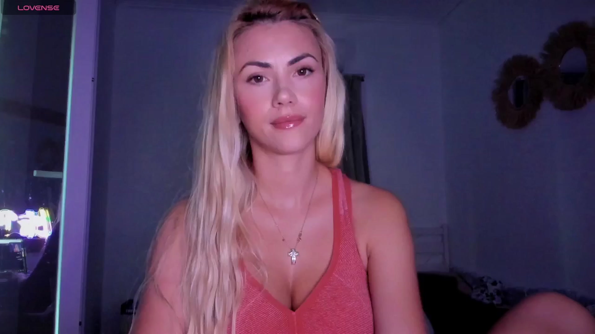 Gallery image thumbnail from VivianisHere's myfreecams stream on, 05/27/2025, 08:07 image 14 of 20