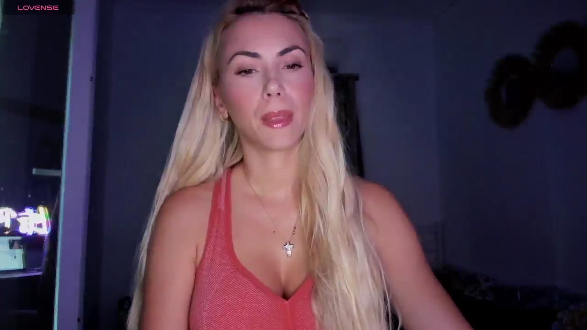 Gallery image thumbnail from VivianisHere's myfreecams stream on, 05/27/2025, 08:07 image 11 of 20