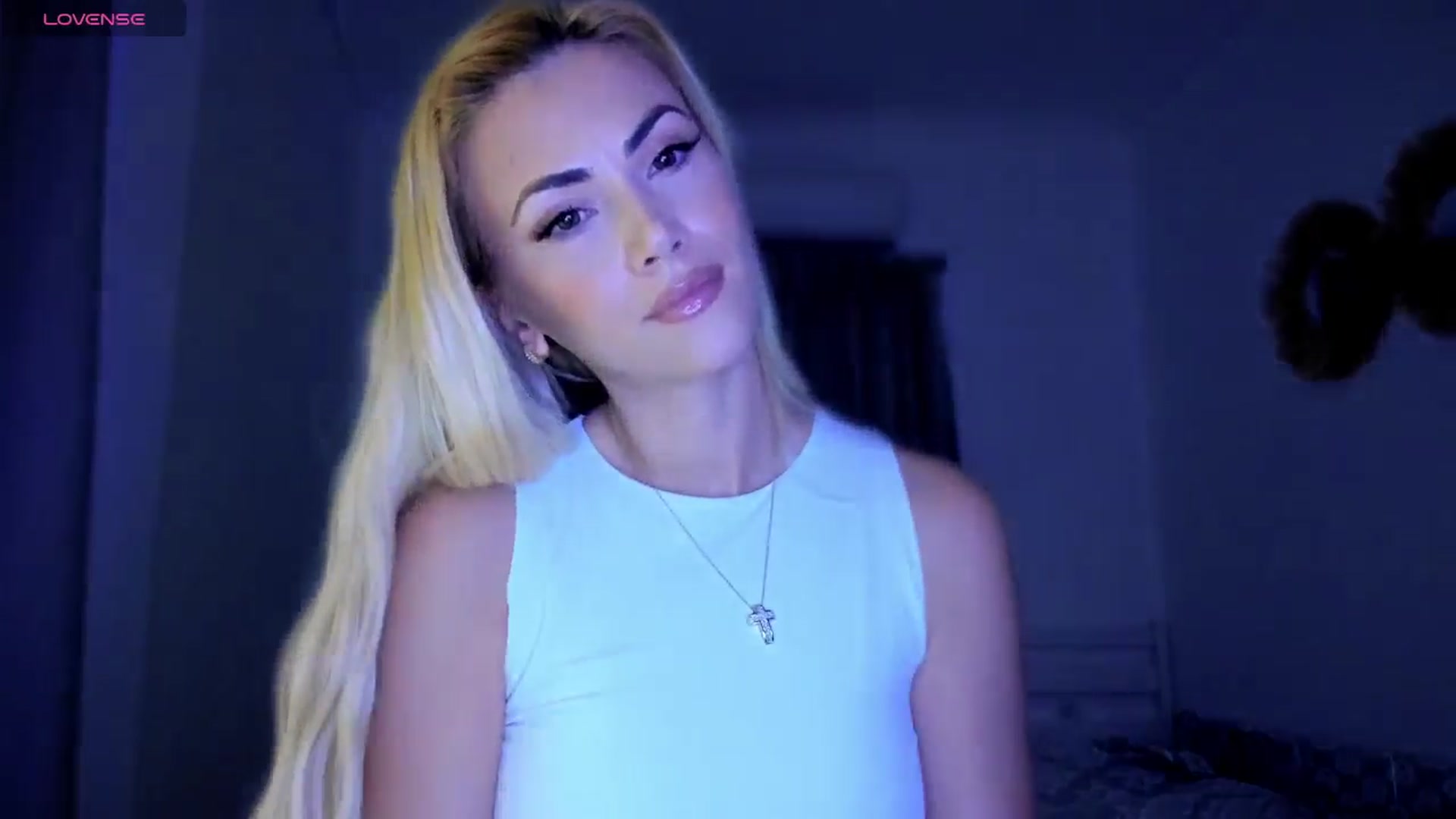 Gallery image thumbnail from VivianisHere's myfreecams stream on, 05/28/2025, 07:17 image 14 of 20