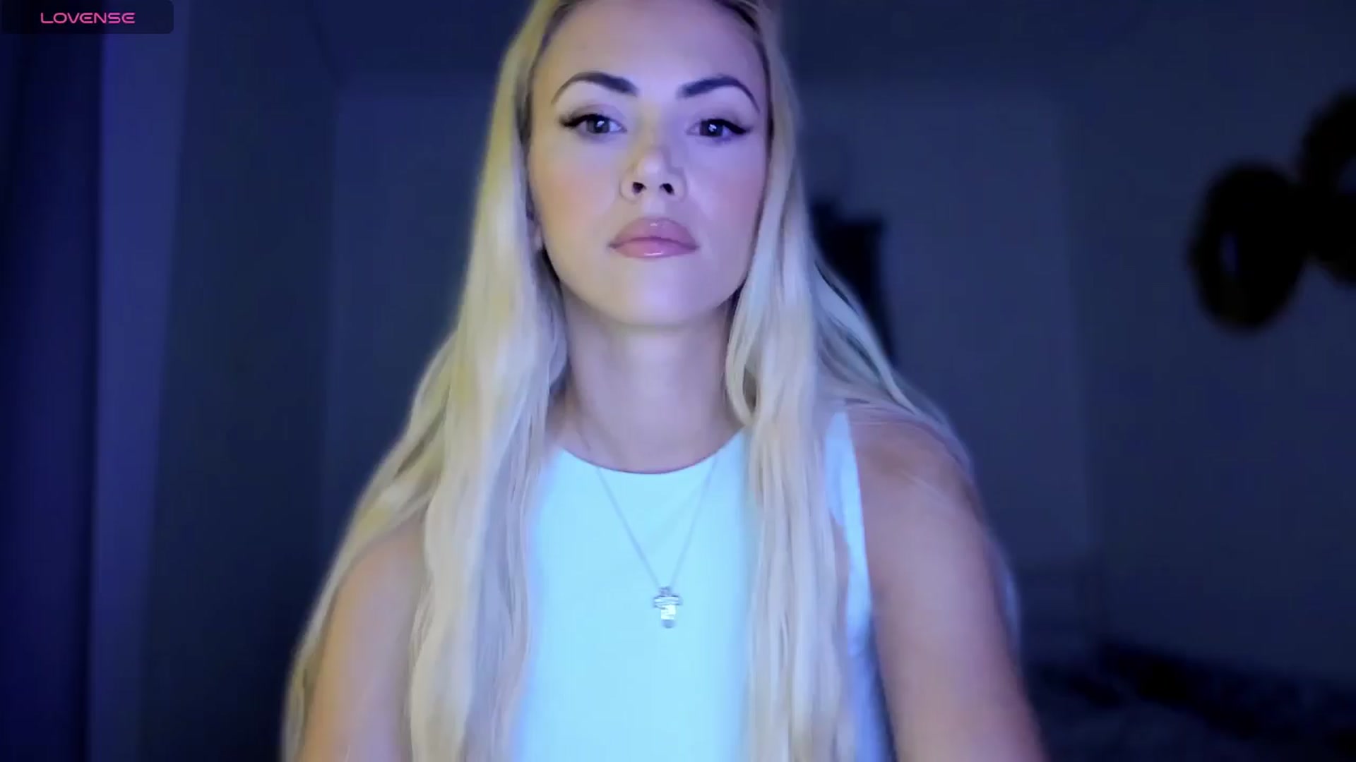 Gallery image thumbnail from VivianisHere's myfreecams stream on, 05/28/2025, 07:17 image 18 of 20