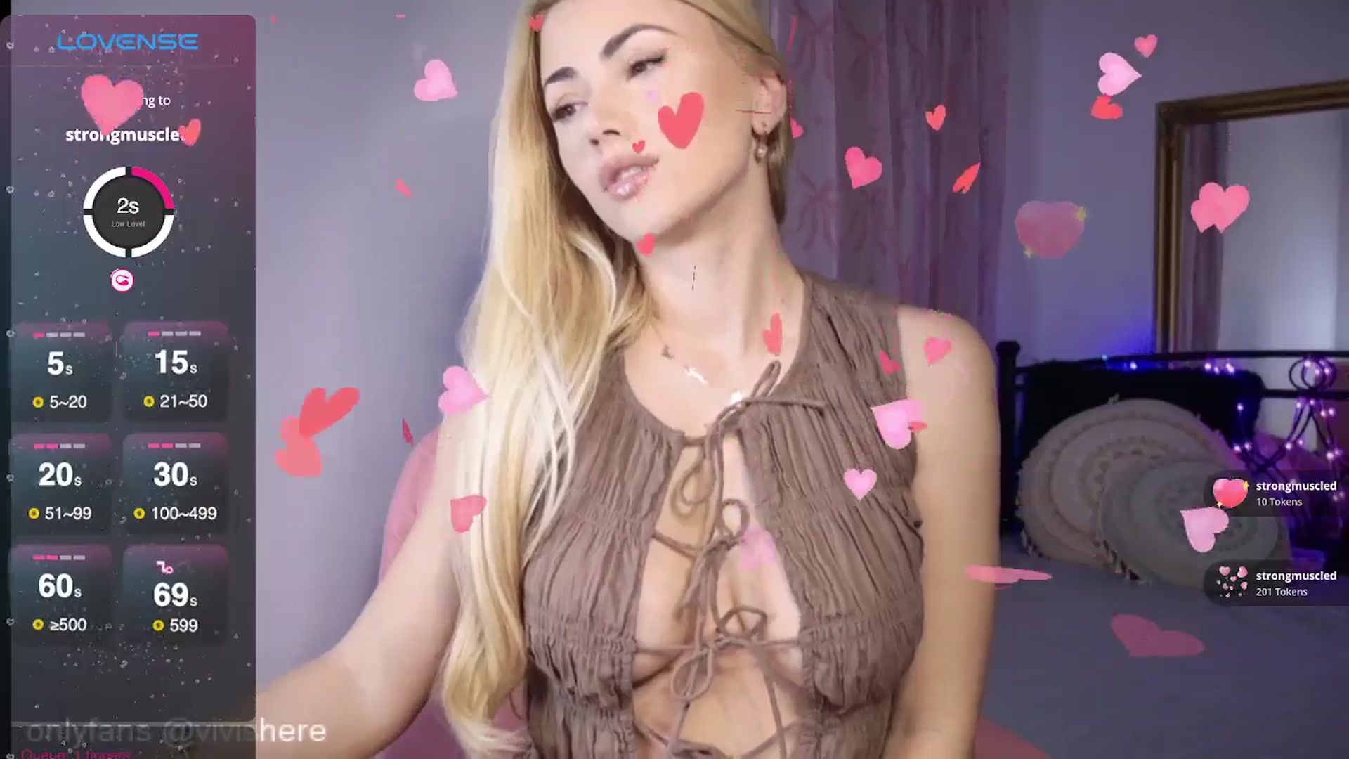 Gallery image thumbnail from VivianisHere's myfreecams stream on, 04/01/2026, 20:09 image 15 of 20