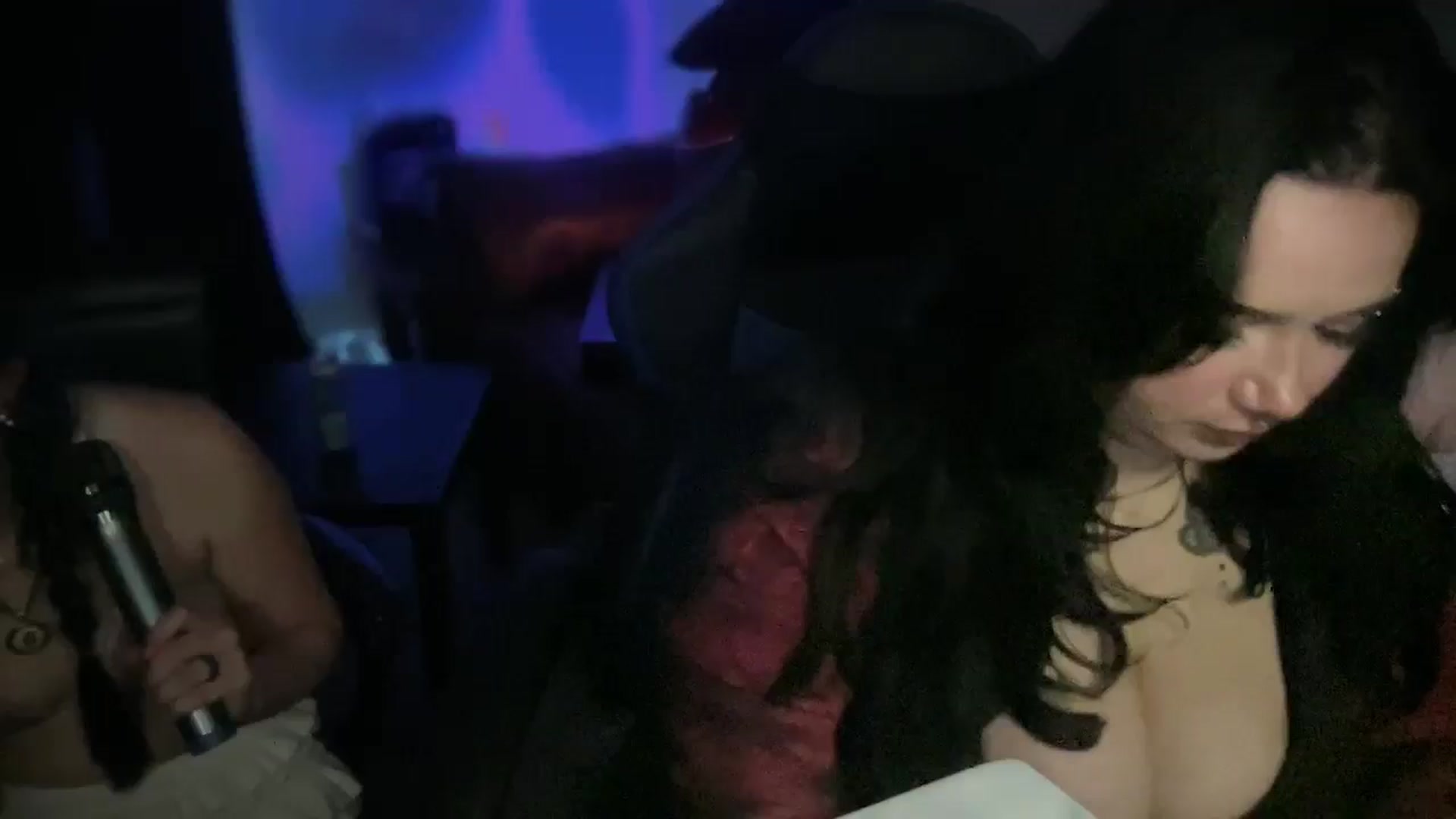 Gallery image thumbnail from Vivianvox's myfreecams stream on, 05/03/2026, 14:04 image 15 of 20