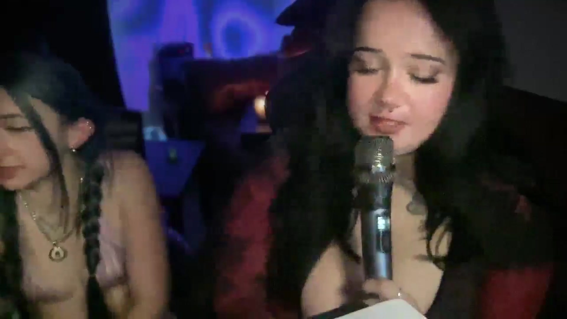 Gallery image thumbnail from Vivianvox's myfreecams stream on, 05/03/2026, 14:04 image 4 of 20