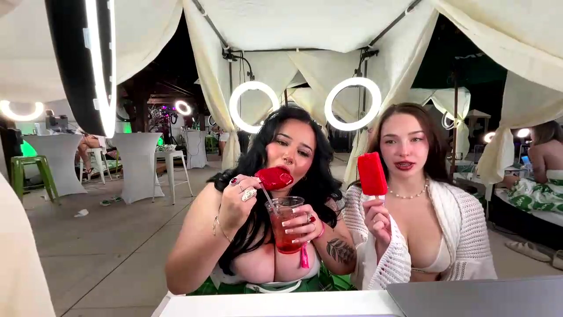 Gallery image thumbnail from Vivianvox's myfreecams stream on, 05/19/2026, 06:30 image 6 of 20