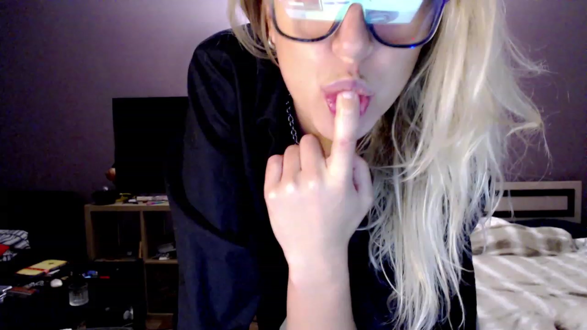 Gallery image thumbnail from VivicaCoke's myfreecams stream on, 11/15/2022, 18:47 image 7 of 20
